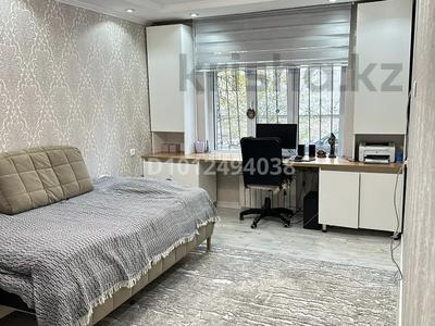 4-бөлмелі пәтер · 84 м² · 1/5 қабат, мкр Аксай-3А 55, бағасы: 48.8 млн ₸ в Алматы, Ауэзовский р-н