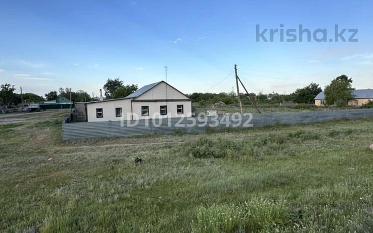 Отдельный дом · 4 комнаты · 100 м² · 12 сот., Шоссейная 1 за 7 млн ₸ в Габидена Мустафина — фото 2