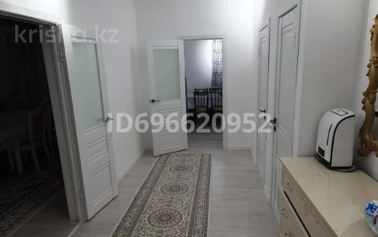 3-комнатная квартира, 74 м², 2/5 этаж, Нур Орда 88Б