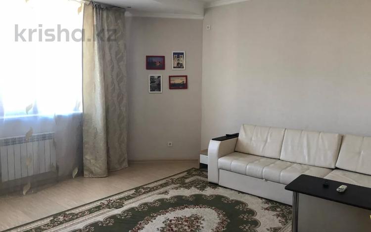 2-комнатная квартира · 78 м² · 6/8 этаж, Валиханова 13-21 за 310 000 ₸ в Атырау — фото 2