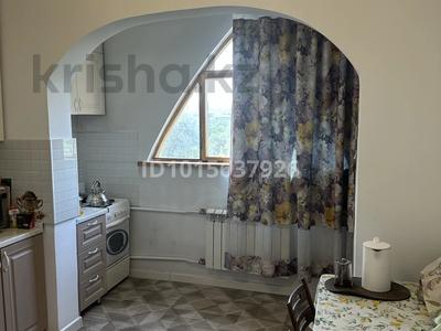 3-комнатная квартира · 68 м², мкр Тастак-2, Розыбакиева 39 за 400 000 ₸ в Алматы, Алмалинский р-н