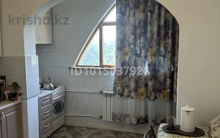 3-комнатная квартира · 68 м², мкр Тастак-2, Розыбакиева 39 за 400 000 ₸ в Алматы, Алмалинский р-н — фото 5