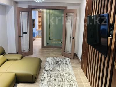 4-комнатная квартира · 100 м² · 7/9 этаж, мкр Самал-1 4 за 800 000 〒 в Алматы, Медеуский р-н