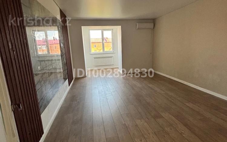 3-бөлмелі пәтер · 111.7 м² · 5/5 қабат, Астана 45, бағасы: 48 млн ₸ в Уральске — фото 2