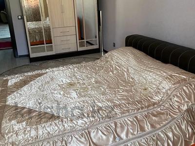 3-бөлмелі пәтер · 90 м² · 2/5 қабат, 15-й мкр 35, бағасы: 170 000 〒 в Актау