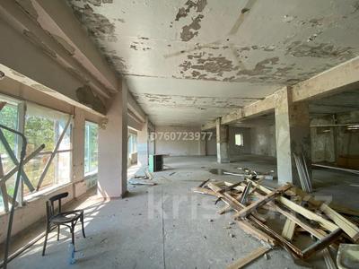 Коммерциялық жылжымайтын мүлік в Абай обл.: Еркін, кеңселер, дүкендер мен бутиктер, қоймалар, қоғамдық тамақтану орны, сұлулық салондары, ауыл шаруашылығы, монша, қонақ үй және демалыс орындары, медорталықтар мен дәріханалар, білім орталықтары, ойын-сауық · 300 м², бағасы: 8 млн 〒 Еркін, кеңселер, дүкендер мен бутиктер, қоймалар, қоғамдық тамақтану орны, сұлулық салондары, ауыл шаруашылығы, монша, қонақ үй және демалыс орындары, медорталықтар мен дәріханалар, білім орталықтары, ойын-сауық · 300 м², бағасы: 8 млн 〒 в Семее