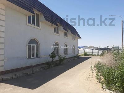 Офисы, магазины и бутики, общепит, салоны красоты, бани, гостиницы и зоны отдыха, медцентры и аптеки, образование, развлечения · 1100 м² за 155 млн 〒 в Атырау, мкр Береке