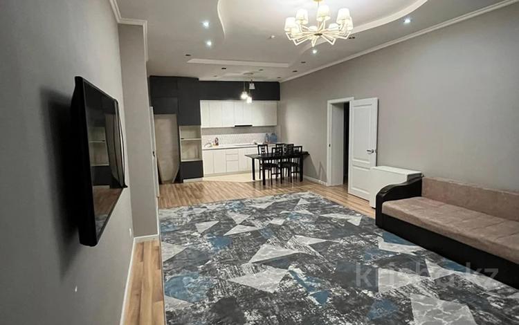 2-комнатная квартира · 70 м² · 4/22 этаж, Нажимеденова 10/4 за 280 000 ₸ в Астане, Сарайшык р-н — фото 2