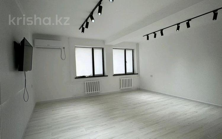 3-комнатная квартира, 85 м², 4/5 этаж, мкр Нурсат 122