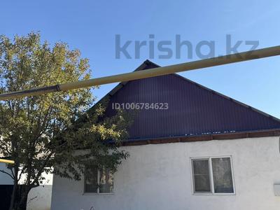 Жеке үй · 4 бөлме · 130 м² · 1215 сот., Ж. Шаяхметов 34, бағасы: 10 млн 〒 в Жаркенте