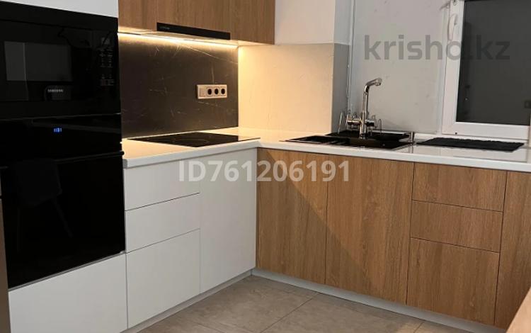 2-комнатная квартира · 54 м² · 3/5 этаж, мкр Юго-Восток, Мкр Степной 2 — Apt. 49