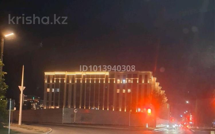 3-бөлмелі пәтер · 62 м² · 1/10 қабат, Алихан Бокейхан 13, бағасы: 50 млн ₸ в Астане, Есильский р-н — фото 2