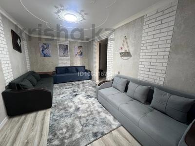 2-бөлмелі пәтер · 50 м² · 4/5 қабат, Момышулы 18 — Рынок Шаруа, шахматная академия, бағасы: 18 000 〒 в Жезказгане