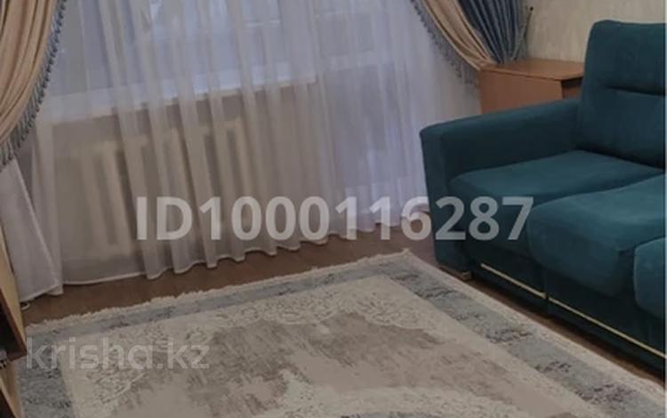 3-бөлмелі пәтер · 62 м² · 2/5 қабат, мкр Юго-Восток, Строителей, бағасы: 23 млн ₸ в Караганде, Казыбек би р-н — фото 2