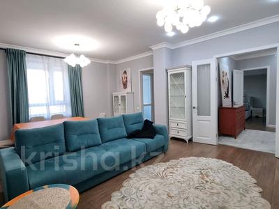 3-комнатная квартира, 100 м², 3/18 этаж помесячно, Мангилик Ел 47б за 600 000 〒 в Астане, Есильский р-н