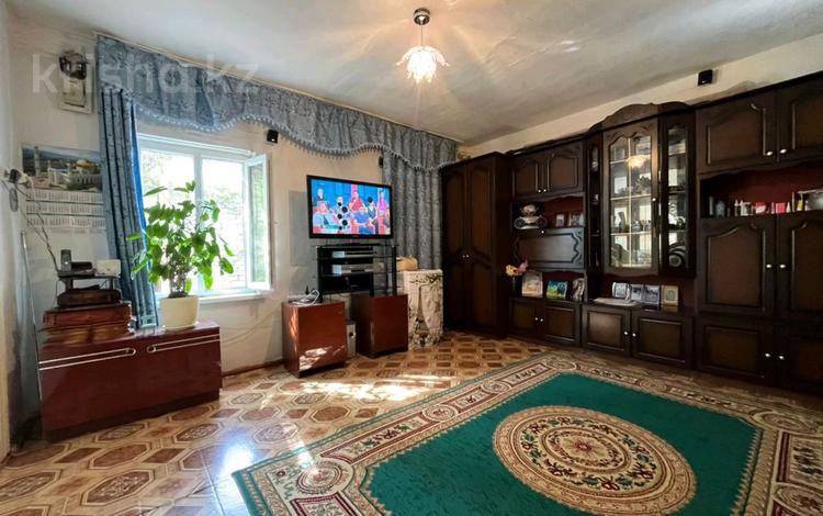 Отдельный дом • 2 комнаты • 40 м² • 2 сот., Утемисова за 6 млн 〒 в Актобе — фото 2