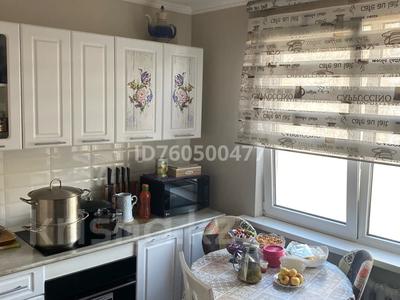 2-комнатная квартира · 57.3 м² · 4/12 этаж, Байкена Ашимова 17 за 29 млн 〒 в Талдыкоргане, мкр Коктем
