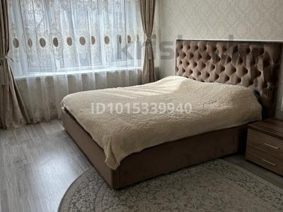 4-комнатная квартира · 75 м² · 3/5 этаж, мкр Казахфильм 12 за 500 000 ₸ в Алматы, Бостандыкский р-н