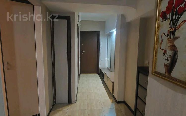 1-комнатная квартира, 50 м², 3/9 этаж посуточно, Абая 24 за 16 000 〒 в Алматы — фото 2