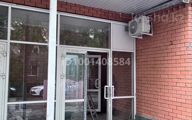 Офисы, салоны красоты, кабинеты и рабочие места · 15 м² за 130 000 ₸ в Костанае — фото 2