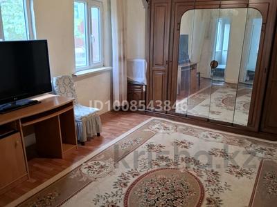 Отдельный дом · 2 комнаты · 80 м², Наурыз Отегенов 16 — Церковтан 300 метр жерде старый аэропорт Наурыз Отегенов 16 за 60 000 〒 в Атырау