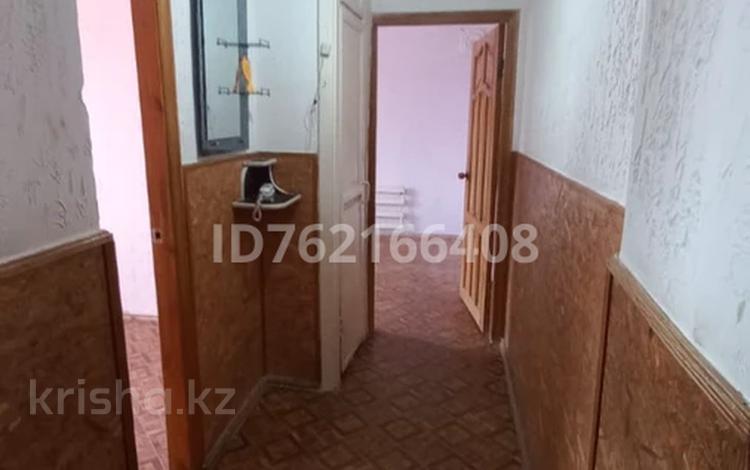 2-бөлмелі пәтер · 40 м² · 1/4 қабат, 1мкрн 1/30 — Боран магазиннің артында орналаскан, бағасы: 12 млн ₸ в Ленгере — фото 2
