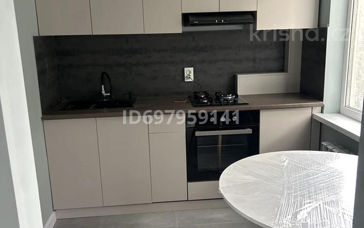 3-комнатная квартира · 60 м², Райымбека — Абылайхана Райымбека за 330 000 ₸ в Алматы, Жетысуский р-н — фото 2