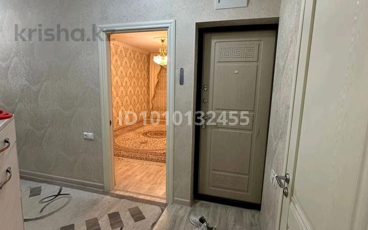 4-комнатная квартира · 92 м² · 3/5 этаж, 15-й мкр 52 — Напротив ресторана Айдын за 300 000 〒 в Актау — фото 3