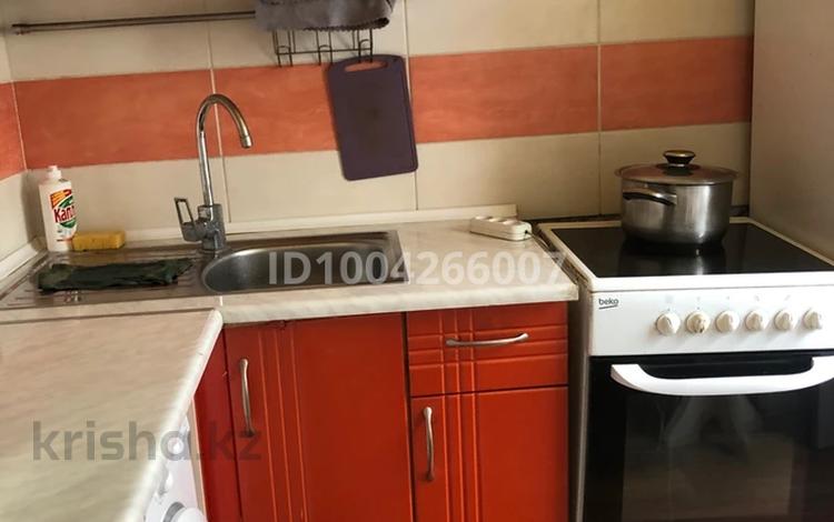 2-бөлмелі пәтер · 45 м² · 3/5 қабат, Кабанбай батыра 99 — Кабанбай батыра, бағасы: 2 500 〒 в Усть-Каменогорске, Ульбинский — фото 2