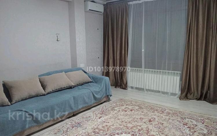 1-комнатная квартира · 52 м² · 4/5 этаж, мкр Думан-2 25 за 210 000 ₸ в Алматы, Медеуский р-н — фото 2