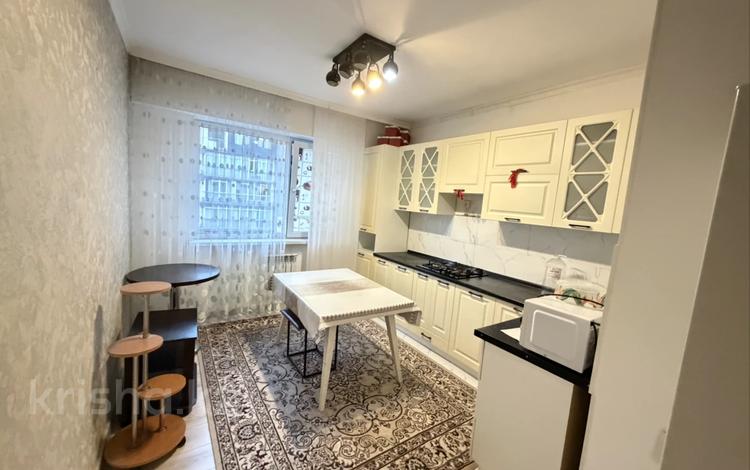 3-комнатная квартира · 90 м² · 6/10 этаж, Жунисова 10 к1-16 за 300 000 ₸ в Алматы, Наурызбайский р-н — фото 2