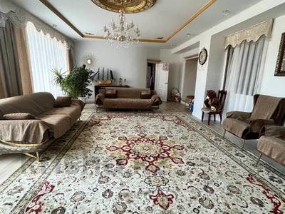 Пәтерлер в Костанайской обл.: 4-бөлмелі пәтер · 196.5 м² · 1/3 қабат, Победы 32А, бағасы: 63 млн 〒 4-бөлмелі пәтер · 196.5 м² · 1/3 қабат, Победы 32А, бағасы: 63 млн 〒 в Костанае