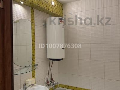 2-бөлмелі пәтер · 42 м² · 1/5 қабат, Жаңа қала ш/а., Лободы 9, бағасы: 180 000 ₸ в Караганде, Казыбек би р-н