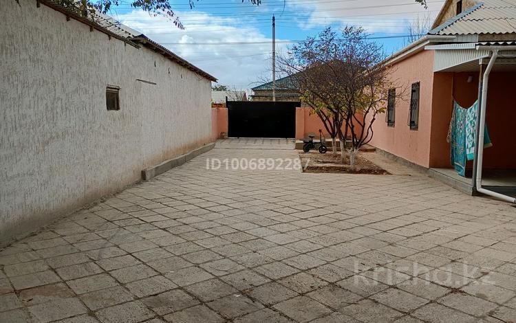 Отдельный дом · 4 комнаты · 133 м² · 5000 сот., Рахат 1 гулдер 3 коше 63 за 19.9 млн 〒 в Жанаозен — фото 2