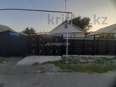 Жеке үй · 3 бөлме · 60 м² · 6 жүзд., Желтоксан — Район больницы, бағасы: 12.7 млн ₸ в Карабулаке