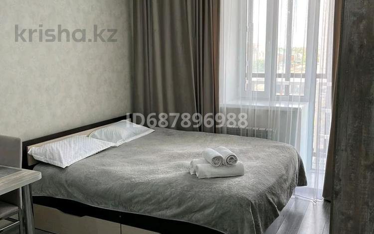 1-комнатная квартира, 25 м², 1 этаж посуточно, Аблайхана 54 за 10 000 〒 в Астане, Алматы р-н — фото 2