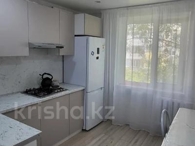 2-бөлмелі пәтер, 55 м², 3/3 қабат, 7 мкр 9, бағасы: 22 млн 〒 в Костанае