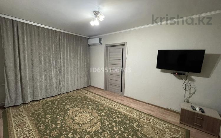 2-бөлмелі пәтер · 41 м² · 2/5 қабат, Жунисова 184 — Район юбилейный, бағасы: 13 000 ₸ в Уральске — фото 2