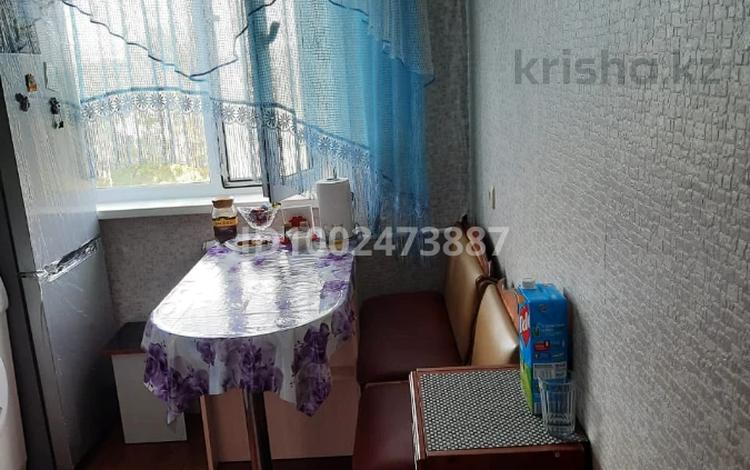 2-комнатная квартира · 45 м² · 5/5 этаж, Майкудук, 14 микрорайон 24 за 11 млн ₸ в Караганде, Алихана Бокейханова р-н — фото 2