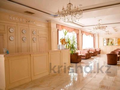 Свободное назначение, офисы, бани, гостиницы и зоны отдыха, образование, развлечения · 8000 м² за 8 млрд 〒 в Алматы, Алмалинский р-н