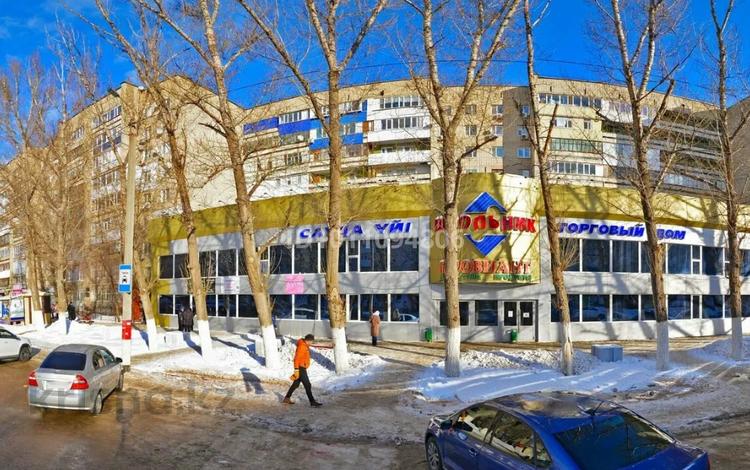Дүкендер мен бутиктер · 2800 м², бағасы: 998 млн ₸ в Уральске, мкр Школьник — фото 2