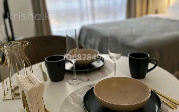 2-комнатная квартира · 120 м² · 4/9 этаж, Курмангазы 198 — ЖД вокзал за 18 000 ₸ в Уральске, мкр Школьник — фото 2