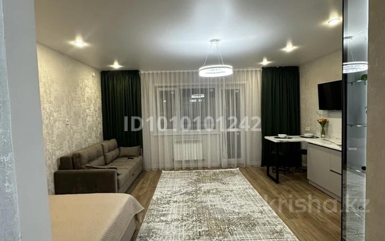 1-комнатная квартира · 38 м² · 4/16 этаж, Каныша Сатпаева 53/8 за 250 000 〒 в Усть-Каменогорске — фото 2