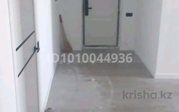 3-комнатная квартира · 84 м² · 3/7 этаж, мкр Юго-Восток, ул. Муканова 88 за 250 000 〒 в Караганде, Казыбек би р-н — фото 7