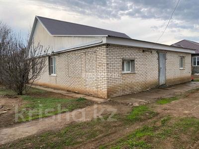 Отдельный дом · 3 комнаты · 110 м² · 4.2 сот., мкр Северо-Восток, Достык 23/1 — Преображенская за 25 млн 〒 в Уральске