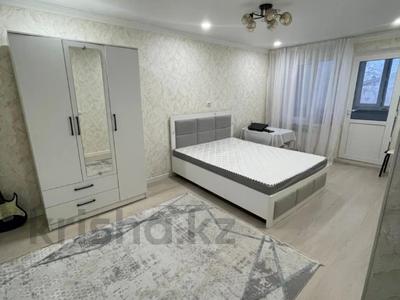 1-комнатная квартира, 34 м², 5/5 этаж помесячно, Туркебаева 246 за 240 000 〒 в Алматы, Бостандыкский р-н