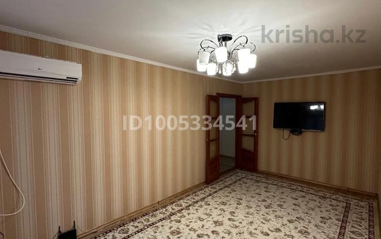 3-бөлмелі пәтер · 64 м² · 2/9 қабат, мкр Строитель 29, бағасы: 28 млн ₸ в Уральске — фото 2