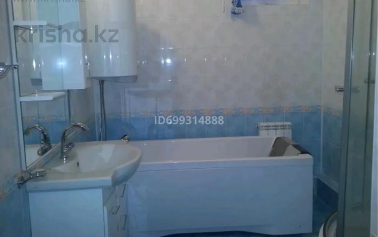 2-бөлмелі пәтер · 90 м² · 7/17 қабат, мкр Мунайшы, Кайыргали Смагулов 56A, бағасы: 240 000 〒 в Атырау — фото 12