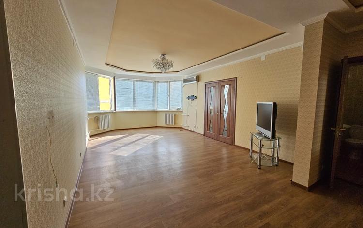 5-комнатная квартира, 131 м², 2/6 этаж, Надежда Крупская 24а за 52 млн 〒 в Атырау — фото 5