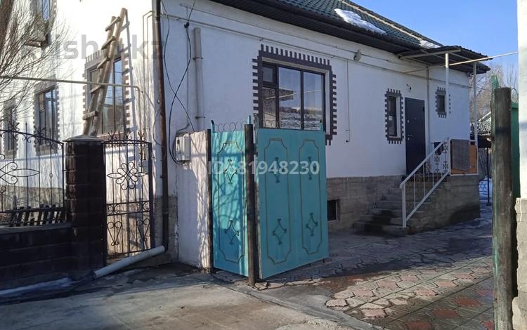 Отдельный дом • 8 комнат • 250 м² • 15 сот., Валиханова 107 за 85 млн 〒 в Жаркенте — фото 3